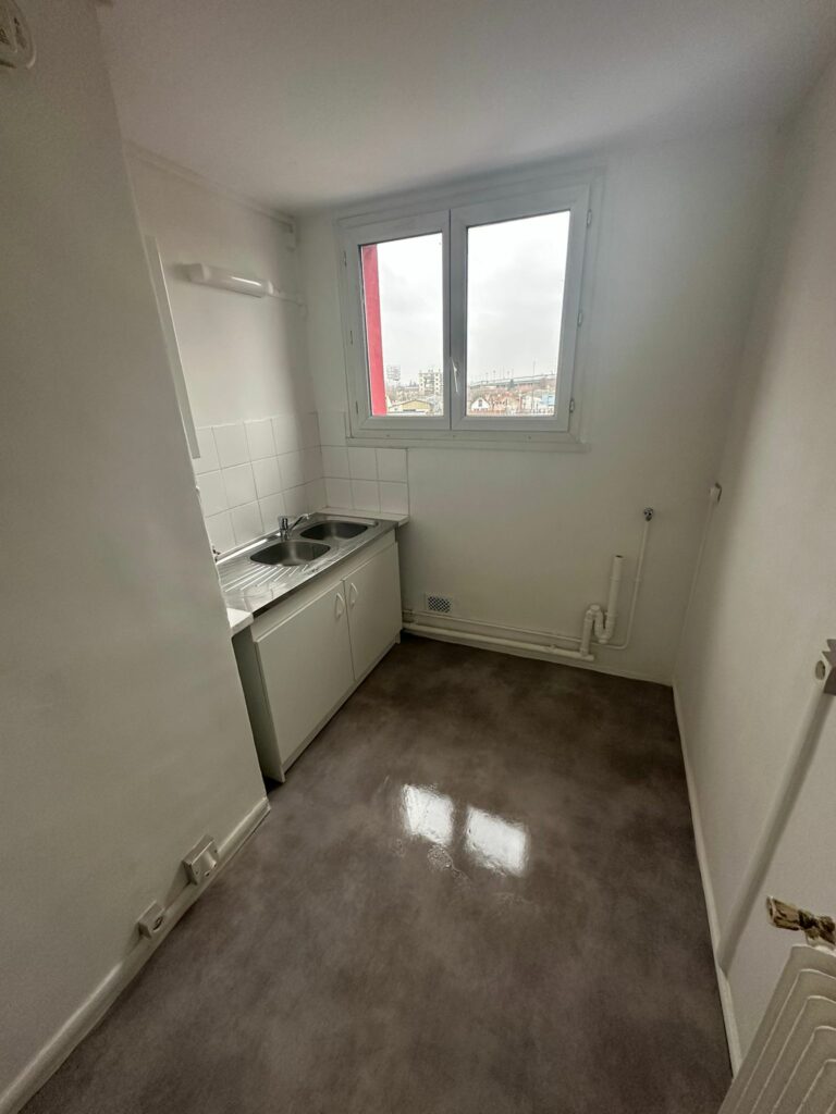 petite cusine propre après nettoyage